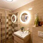 Konukevi Balaton Fantasy 4*