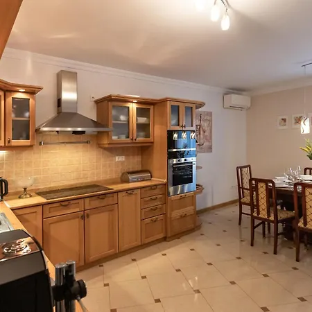 Balaton Fantasy Guest house 4*
