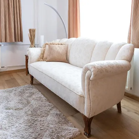 Balaton Fantasy Guest house 4*